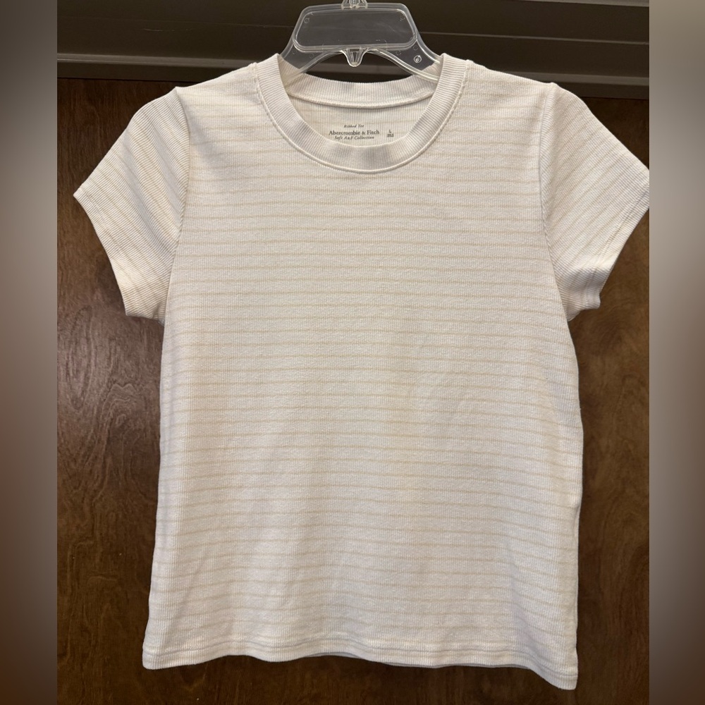 Abercrombie & Fitch White Short Sleeve Tee